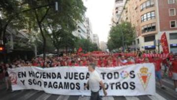 Manifestación de aficionados del Murcia.