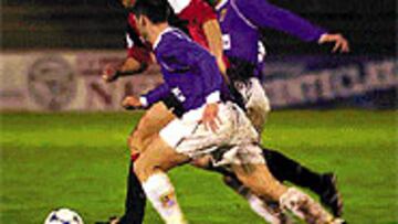 <B>REAPARECIÓ.</b> Javi Jiménez reapareció tras superar una larga lesión que le mantuvo tres años de baja.