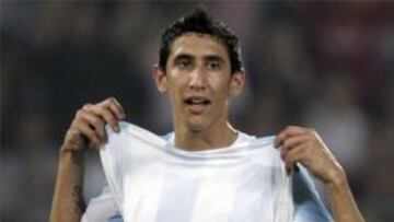 El City se fija en Di María por si sale Robinho