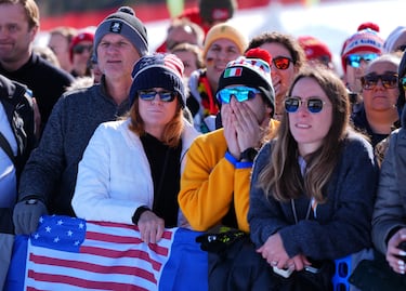 Lindsey Vonn airlifted to hospital after horrible crash on downhill ski event