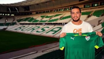 Cristóbal Jorquera dejó el quebrado Parma de Italia y jugará por los próximos tres años en el Bursaspor de Turquía.