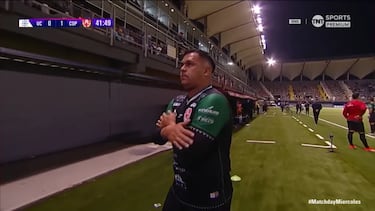 Nico Vargas se fue expulsado y con este gesto enfureció a los hinchas de la UC: “Frío”