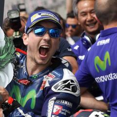 Forcada: "Nada distrae a Lorenzo cuando se sube a la moto"