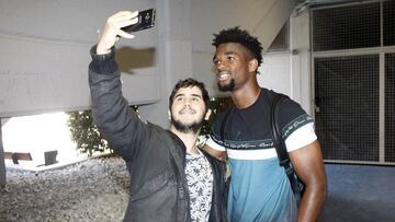 09/11/19 VIAJE
HERCULES
MOHA TRAORE
SE FOTOGRAFIA CON SEGUIDORES