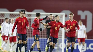 Tbilisi (Georgia), 28/03/2021.- Spain players celebrate after scoring during the FIFA World Cup 2022 qualifying soccer match between Georgia and Spain in Tbilisi, Georgia, 28 March 2021. (Mundial de F&uacute;tbol, Espa&ntilde;a) EFE/EPA/ZURAB KURTSIKIDZE