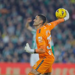 ¿Por qué la revelación Vieites no puede jugar la Copa con el Betis?