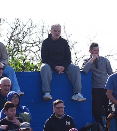 Bielsa reaparece en Uruguay tras enfrentar a la Roja y deja una imagen para aplaudir