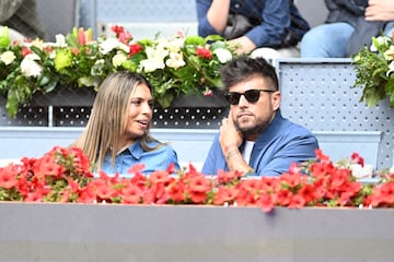 El cantante Pablo L¨®pez y su pareja.