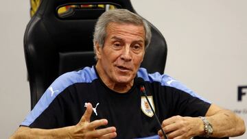 Football Soccer - Uruguay&#039;s national soccer team training - World Cup 2018 Qualifiers - Montevideo, Uruguay - 20/3/17 - Uruguay&#039;s head coach Oscar Washington Tabarez attends a news conference after a training session. REUTERS/Andres Stapff