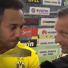 Aubameyang descoloca al Dortmund en plena entrevista