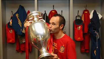 De la Fuente despide a Iniesta