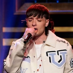 El emotivo gesto de Peso Pluma con un fan en Miami