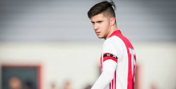 Despuntó en Ajax, pero actualmente juega en las inferiores del Utrecht. Holanda también lo quiere para su selección. 