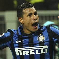 Murillo recibe premio al mejor gol de la temporada en Italia