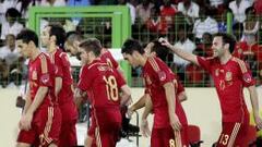 España sale ilesa de Guinea