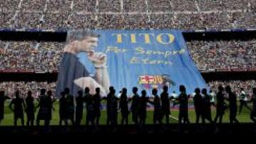 El Camp Nou le dio un emotivo último adiós a Tito Vilanova