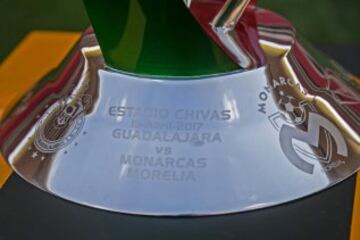 Guadalajara y Monarcas disputaron el título copero de la Liga MX y los aficionados mostraron el colorido en las tribunas. ¡Mucho amor!