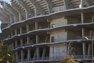 En este estado se encuentra actualmente el Nuevo Mestalla. El club valencianista iniciará trámites burocráticos para reanudar las obras, paralizadas desde 2009.