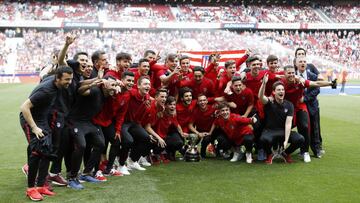 El Juvenil A fue homenajeado en los prolegómenos del partido