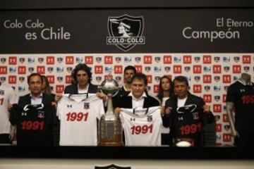 Colo Colo lanza camiseta conmemorativa