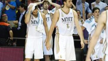 <b>EL OBÚS DE HUERTAS DERRIBÓ AL MADRID. </b>Mirotic, Reyes, Tomic, Begic y Suárez no se lo creían. Acababan de perder un partido que tenían totalmente ganado.