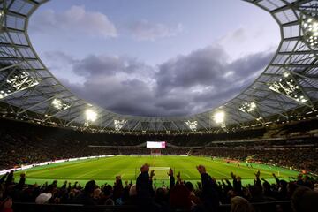 El Estadio Olímpico de Londres (en inglés: London Olympic Stadium) fue el principal estadio de los Juegos Olímpicos y Paralímpicos de Londres 2012. El estadio está situado en el interior del Parque Olímpico de Londres, en Marshgate Lane en Stratford en Lower Lea Valley. El inicio de construcción del estadio fue el 22 de mayo de 2008.

Tras los Juegos Olímpicos pasó a tener 60.000 asientos, y se convirtió a partir de la temporada de la Premier League 2016/2017 en el nuevo hogar del West Ham United Football Club (abandonando el estadio de Boleyn Ground) y en un estadio de atletismo.