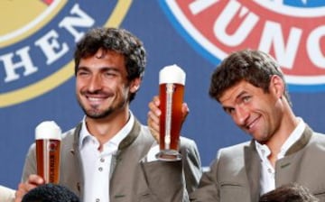 Thomas Mueller y Mats Hummels.