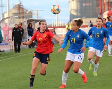 España ganó 2-1 a Brasil.