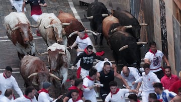 PAMPLONA, 07/07/2024.- Primerl encierro de los Sanfermines, en el Día de San Fermín, copatrón de Pamplona, ciudad que celebra los Sanfermines, Fiesta de Interés Turístico Internacional, hasta el próximo 14 de julio. EFE/ Jesús Diges
