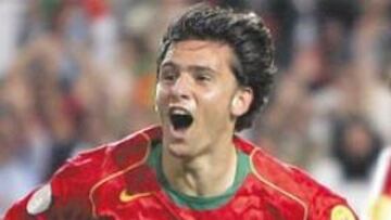 <b>COTIZA A LA ALTA</b>. El postrero gol de cabeza conseguido ante Inglaterra ha revalorizado a Helder Postiga.