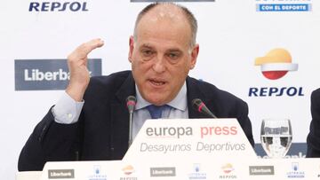 "El Reus est¨¢ expulsado, ten¨ªa a sus jugadores secuestrados"