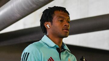 Juan Guillermo Cuadrado antes de un partido con la Selección Colombia.