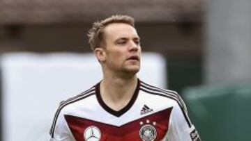 Neuer, haciendo sesión especial de entrenamiento.