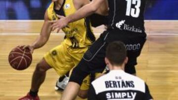 El Tenerife enmudece Miribilla con los triples de White