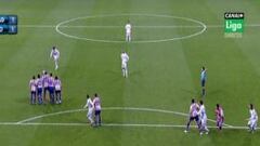 A Higuaín le hacen un penalti antes de la mano del holandés