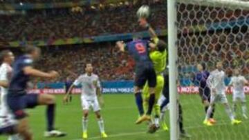 Van Persie hizo falta en el gol a Casillas.