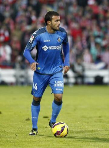Pedro León con el balón. 