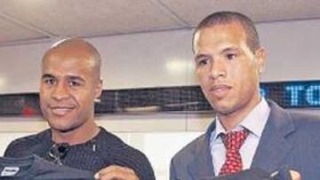 <b>CÓNCLAVE BRASILEÑO. </b>Assunçao, con Luis Fabiano, ayer en un acto público contra la violencia.