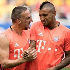 Suárez, Ribéry, James...: los cracks que le enviaron mensajes a Vidal