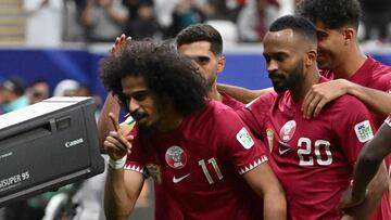 Akram Afif celebra el 2-1 definitivo ante Palestina.