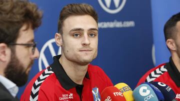 Lasure, durante una rueda de prensa con el Tenerife.