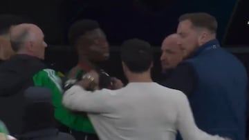 Conato de tangana en el descanso... ¡entre Carvajal y Saka!