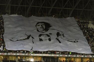 Aldo De Nigris se retira de las canchas con emotivo partido de homenaje