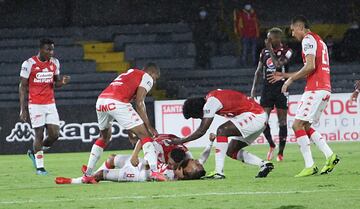 Independiente Santa Fe venció 3-2 a América de Cali en la vuelta disputada en El Campín y se quedó con el título de la Superliga BetPlay.