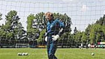 <b>DANDO ÁNIMOS. </b>Kahn tiró de historia para motivar a sus compañeros y acallar las críticas vertidas por la Prensa contra Alemania.