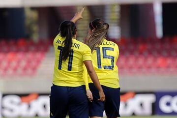 El equipo colombiano venció 7-0 a Uruguay en el debut en la Copa América Femenina con póquer de Catalina Usme y goles de Yoreli Rincón, Daniela Montoya e Isabella Echeverri.