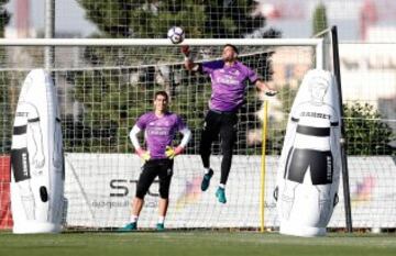 El Real Madrid completó el segundo entrenamiento de la semana en la Ciudad Real Madrid. James Rodríguez hizo trabajos diferenciados junto a Coentrao.