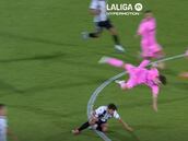 Una salvajada que pudo haber sido fatal: la entrada más escalofriante de la temporada en España