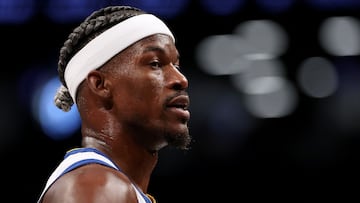 NEW YORK, NEW YORK - MARCH 06: Jimmy Butler III #10 of the Golden State Warriors looks on during a free throw against the Brooklyn Nets at Barclays Center on March 06, 2025 in the Brooklyn borough of New York City. The Golden State Warriors defeated the Brooklyn Nets 121-119. NOTE TO USER: User expressly acknowledges and agrees that, by downloading and or using this photograph, User is consenting to the terms and conditions of the Getty Images License Agreement. Elsa/Getty Images/AFP (Photo by ELSA / GETTY IMAGES NORTH AMERICA / Getty Images via AFP)