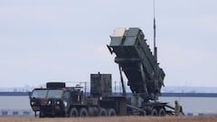 RZESZOW, POLAND - MARCH 08: A U.S. Army MIM-104 Patriot anti-missile defence launcher stands pointing east at Rzeszow Jasionska airport, an airport currently being used by the U.S. Army&#039;s 82nd Airborne Division, on March 08, 2022 near Rzeszow, Poland